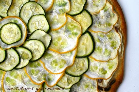 IMG_7176 PIZZA-TARTE AUX 2 COURGETTES, RICOTTA ET OIGNONS CONFITS