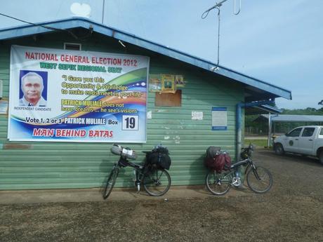 P1070948 Un périple autour du monde. Législatives exotiques