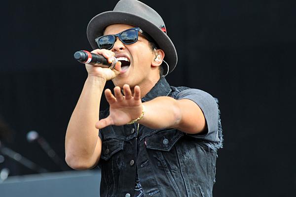 Le nouveau single de Bruno Mars arrive dans 1 semaine, toutes les infos !