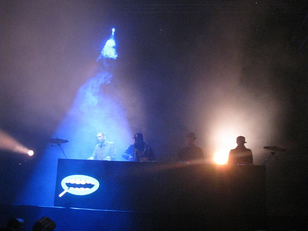 We Love Green Souvenirs