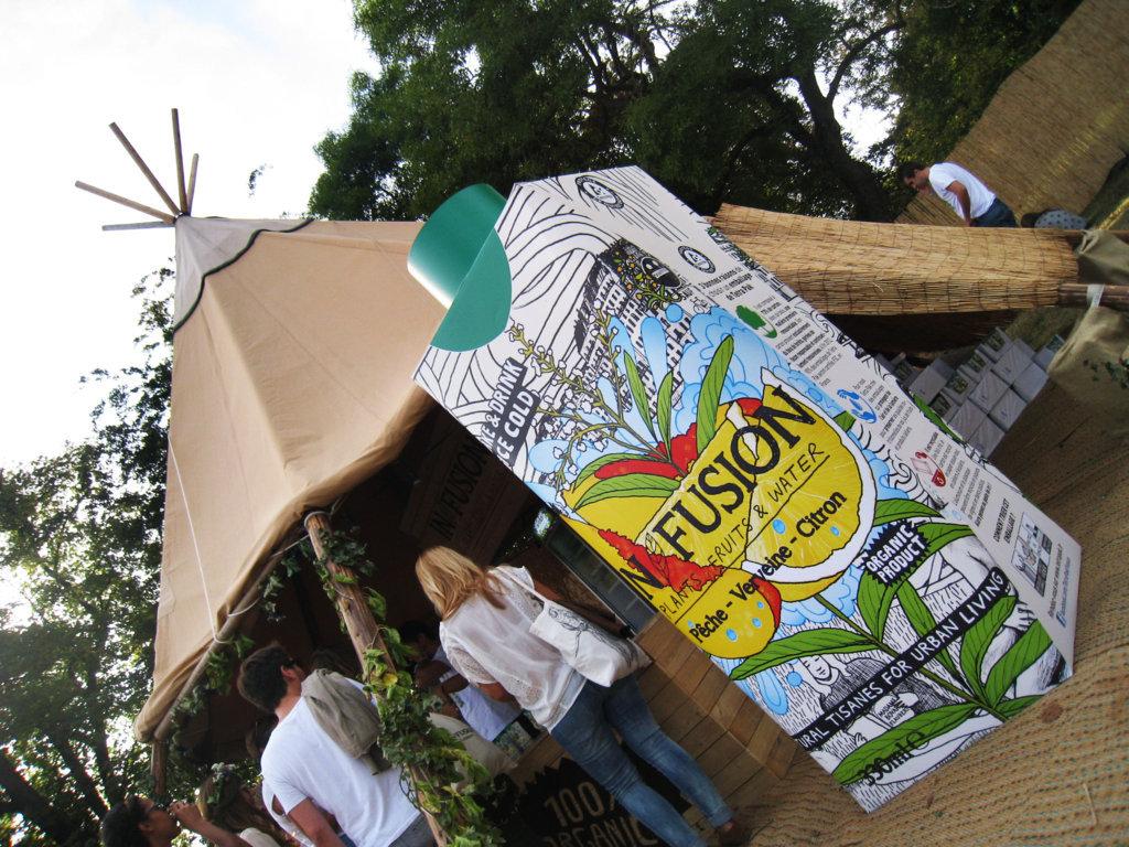 We Love Green Souvenirs