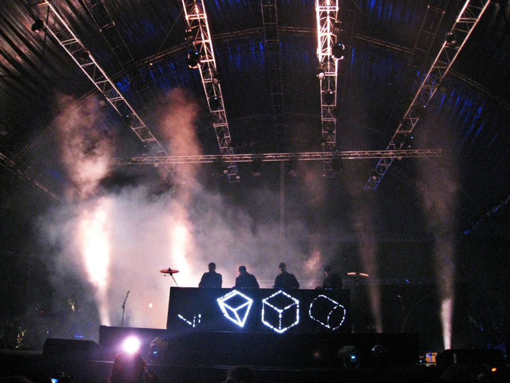 We Love Green Souvenirs