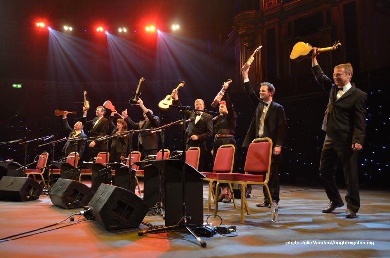 The Ukulele Orchestra of Great Britain, Royal Albert Hall (photo J.Vandard, uogbfrogsfan.org)