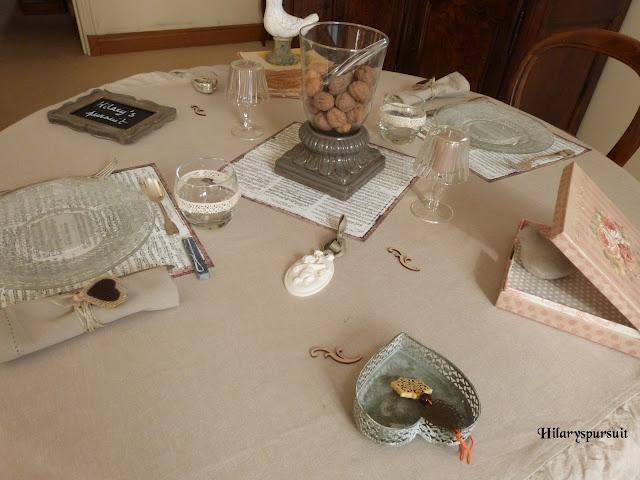 Table romantique et désuète / Romantic and old-fashioned table