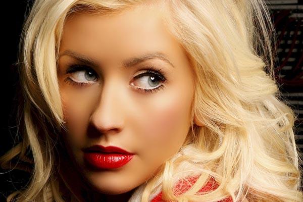 Attention les oreilles, Xtina aimerait enregistrer un nouvel album en Espagnol