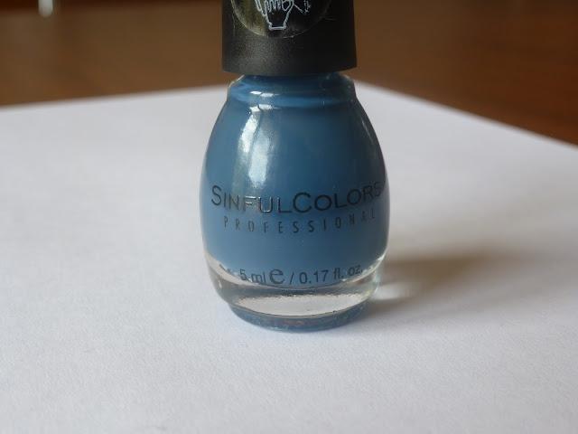 Un nouveau vernis pour l'automne: bleu de pluie de Sinful Colors