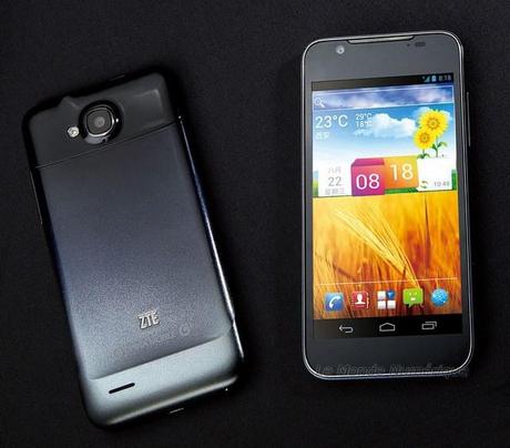Smartphone ZTE Grand Era U985 présenté comme le quad core le plus fin au monde sous Android