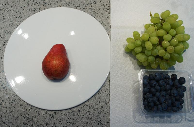 Un oiseau exotique sur ma table... anteketborka.blogspot.com, paw