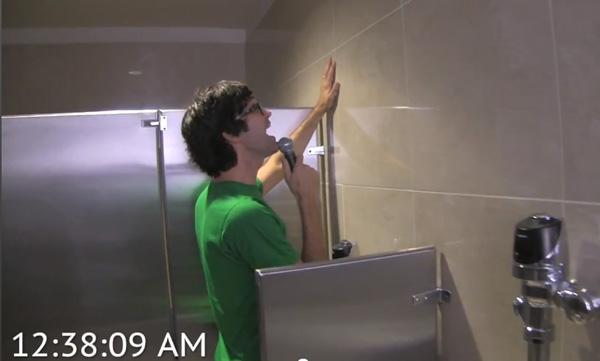 Un duo chante « All Night Long » toute la nuit pendant 11 heures