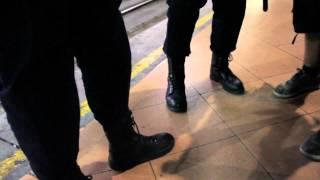 La Police agresse des journalistes dans la gare D'atocha Madrid #25S