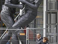 coup tête Zidane sculpture géante exposé Pompidou