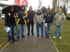 Rien n’arrête les militants du Front de Gauche du comité local de Longwy-Longuyon-Villerupt, même pas la pluie et le froid.