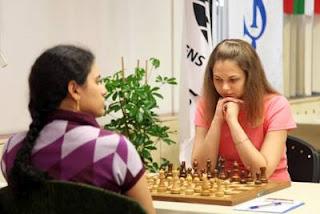 Échecs à Ankara ronde 9 : Humpy Koneru (2593) 0-1 Anna Muzychuk (2606) - Photo Anastasiya Karlovich 