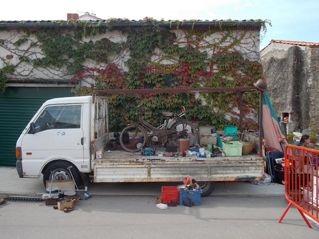 des puces à Bouguenais