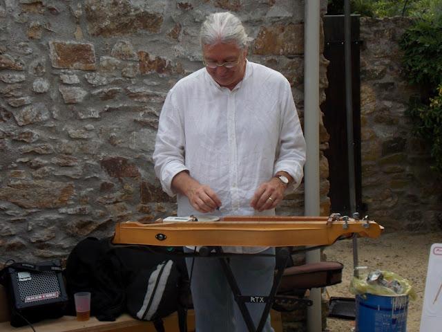 des puces à Bouguenais