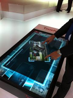 Animations digitales et expériences interactives salon auto Paris 2012