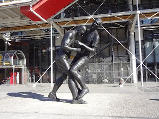 Coup de boule de Zinedine Zidane à Marco Materazzi en 2006: statue de bronze sur le parvis du centre Pompidou pour immortaliser ce geste anti-sport!