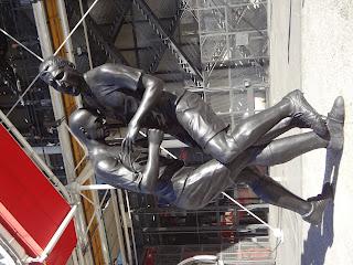 Coup de boule de Zinedine Zidane à Marco Materazzi en 2006: statue de bronze sur le parvis du centre Pompidou pour immortaliser ce geste anti-sport!