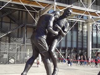Coup de boule de Zinedine Zidane à Marco Materazzi en 2006: statue de bronze sur le parvis du centre Pompidou pour immortaliser ce geste anti-sport!