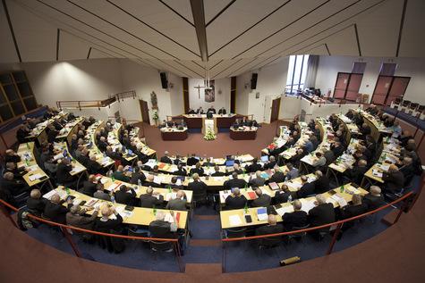 « Élargir le mariage aux personnes de même sexe, ouvrons le débat ! »