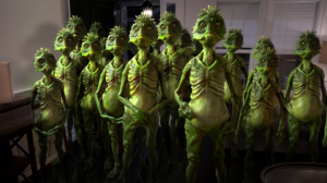 vlcsnap 2012 09 29 17h15m32s31 300x168 The Neighbors, Pilot