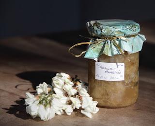 Confiture de fleurs d'acacia aux amandes