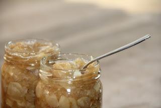 Confiture de fleurs d'acacia aux amandes