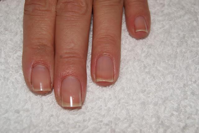 Je change la forme de mes ongles, je les veux carrés!!!