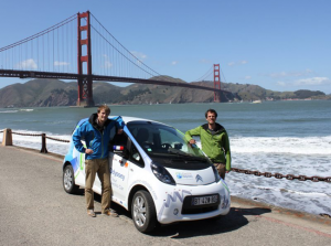  Antonin et Xavier lors de leur tour du monde en voiture électrique
