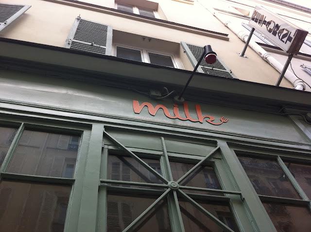 Bruncher dans une maison de poupée