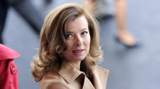 Valérie Trierweiler « renonce » à une émission sur D8 mais reste à « Paris Match »