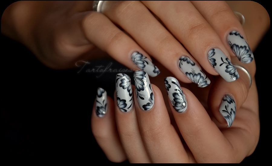 http://images.tartofraises.fr/nailart/blackNwhite/black-white-OS_5.png