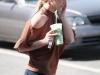 thumbs xray starbucks 28829 Photos de Britney à Los Angeles, Stabucks à la main