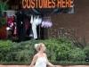 thumbs xray 100712 281629 Photos : Britney fait du shopping pour Halloween   07/10/2012