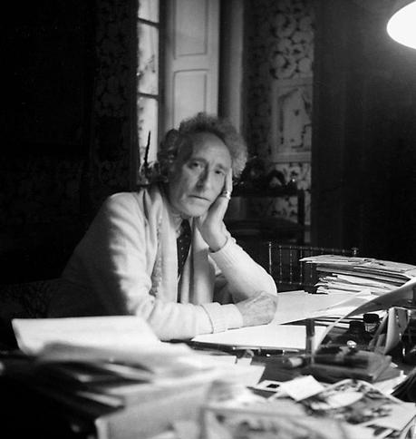 Dans le bureau de Jean Cocteau