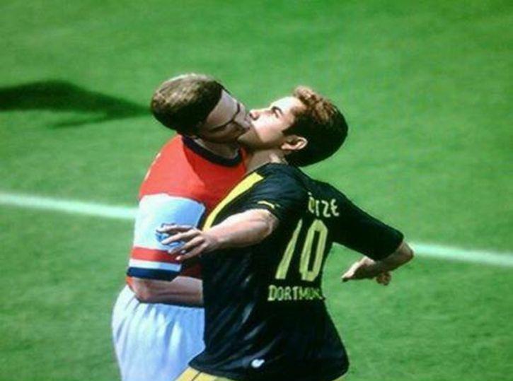 Les meilleurs bugs de FIFA 13