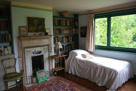 0120 Virginia Woolf's bedroom