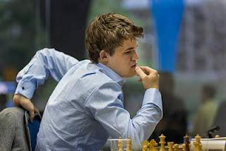 Échecs à Bilbao : le Norvégien Magnus Carlsen a vaincu hier le leader Fabiano Caruana - photo site officiel 