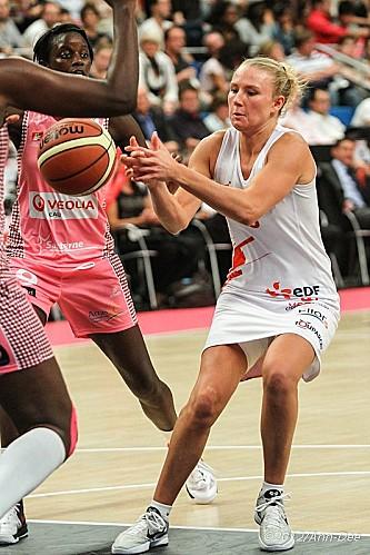 Melanie-PLUST--Lyon--vs.-Arras--Open-LFB_Ann-Dee-LAMOUR.jpg