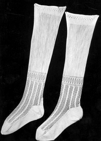 bas-de-1820-a-1830--tricote-----point-de-dentelle-et-poin.jpg