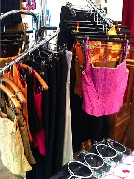 EXPO-VENTE A MONTMARTRE