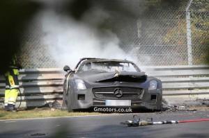 La futur Mercedes SLS AMG Black Series part en fumée sur le Nürburgring