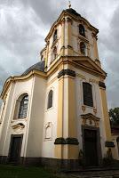 Ailleurs: L'église à pèlerins Ste Marie de Sepekov