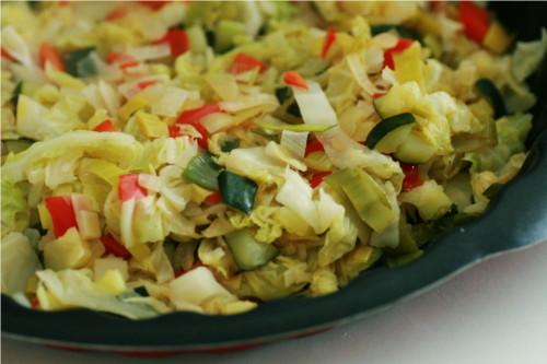 légumes dans plat à tarte