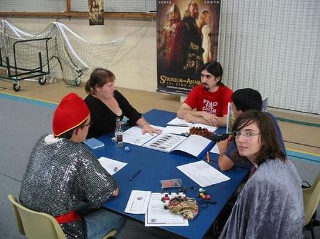 Ces tables de Jeux de rôles qui font plaisir... 39054721739997503 ar2QbCHX c Ces tables de Jeux de rôles qui font plaisir...