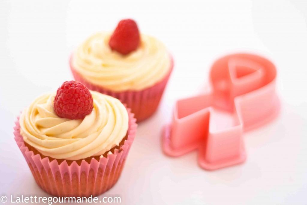 Cupcakes ispahan : rose, framboise et litchi {Octobre Rose}