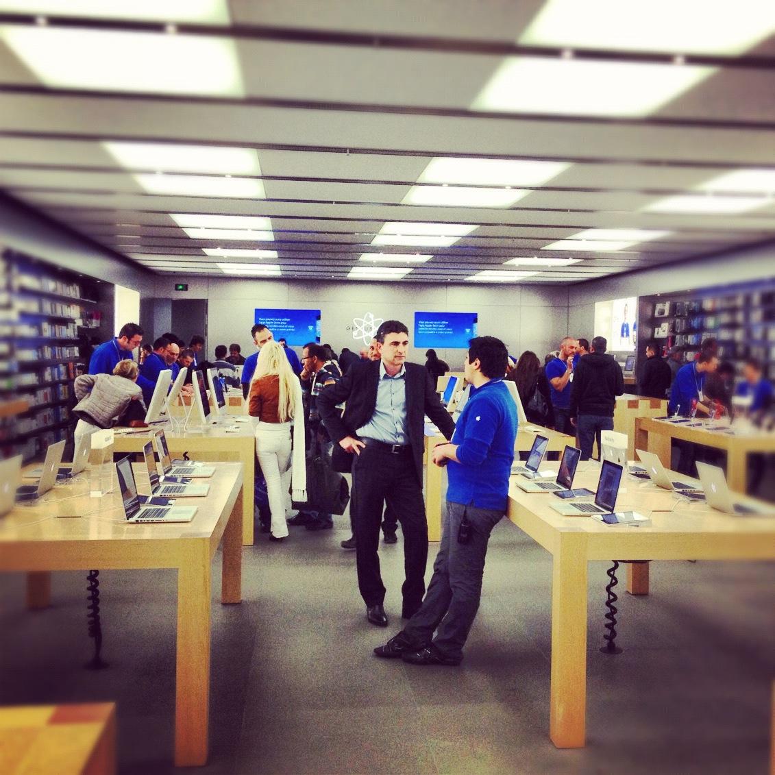 Grogne à l’Apple Store de Cap 3000 à Nice !