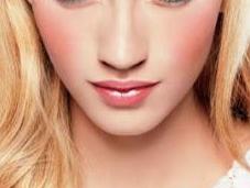 Maquillage joues dépend forme visage.