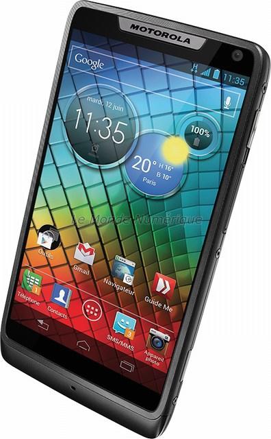 Test du smartphone Motorola Razr i XT890 avec processeur Intel Atom sous Android