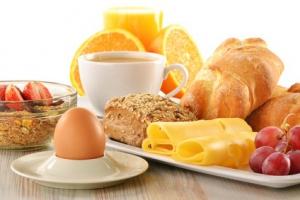 OBÉSITÉ: Jeûner ou sauter le petit déjeuner affame le cerveau – Neuroscience 2012
